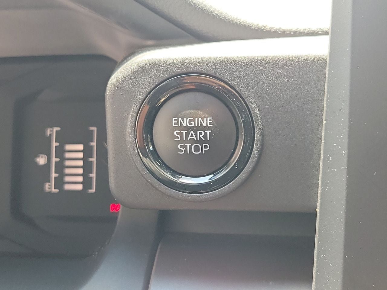 Used 2024 Toyota Tacoma SR5 AWD/4WD image 30