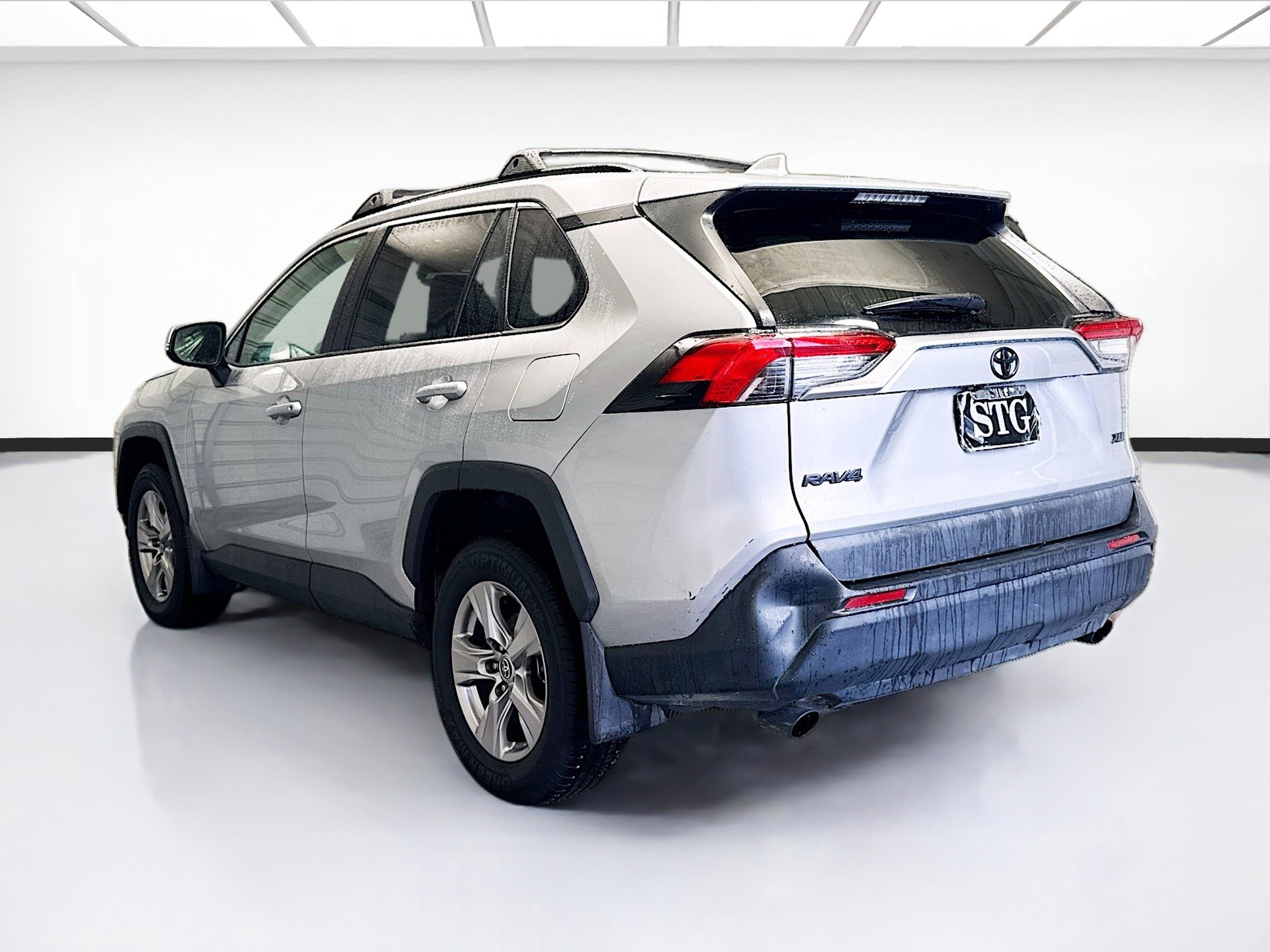 Used 2022 Toyota RAV4 XLE image 6