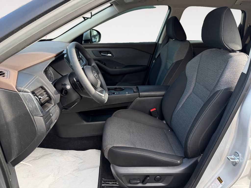 Used 2022 Nissan Rogue SV image 10