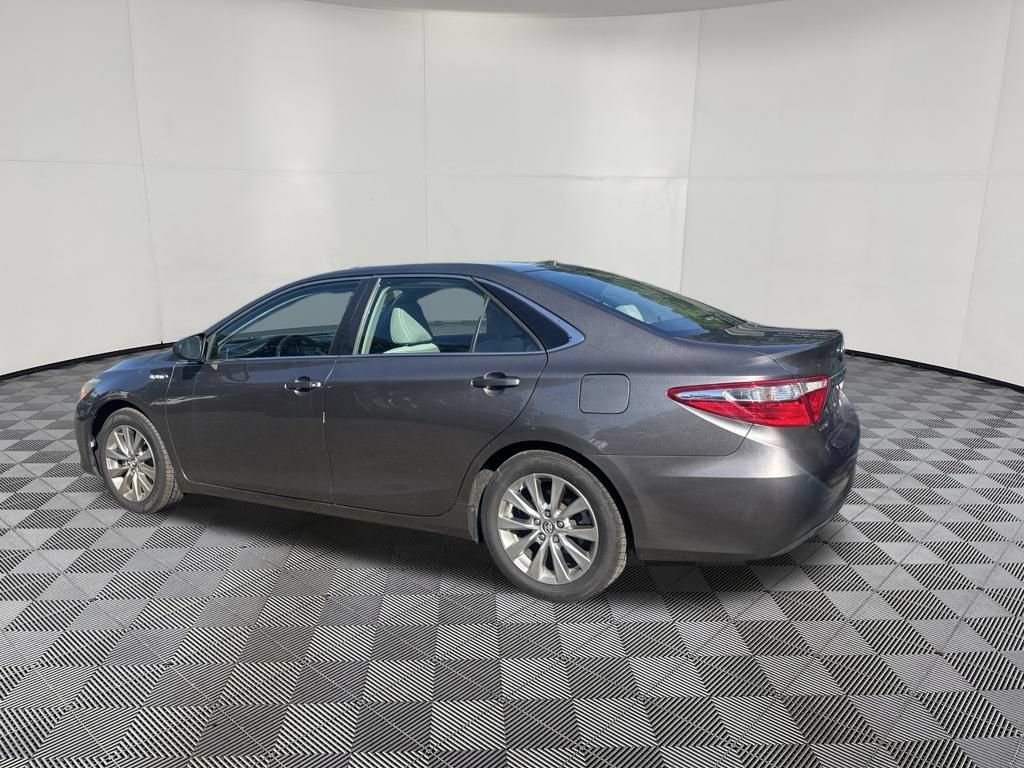 Used 2015 Toyota Camry XLE w/ Moonroof Package FWD image 13