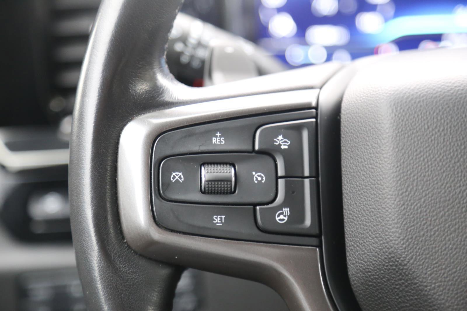 Used 2023 Chevrolet Silverado 1500 ZR2 w/ Technology Package image 9