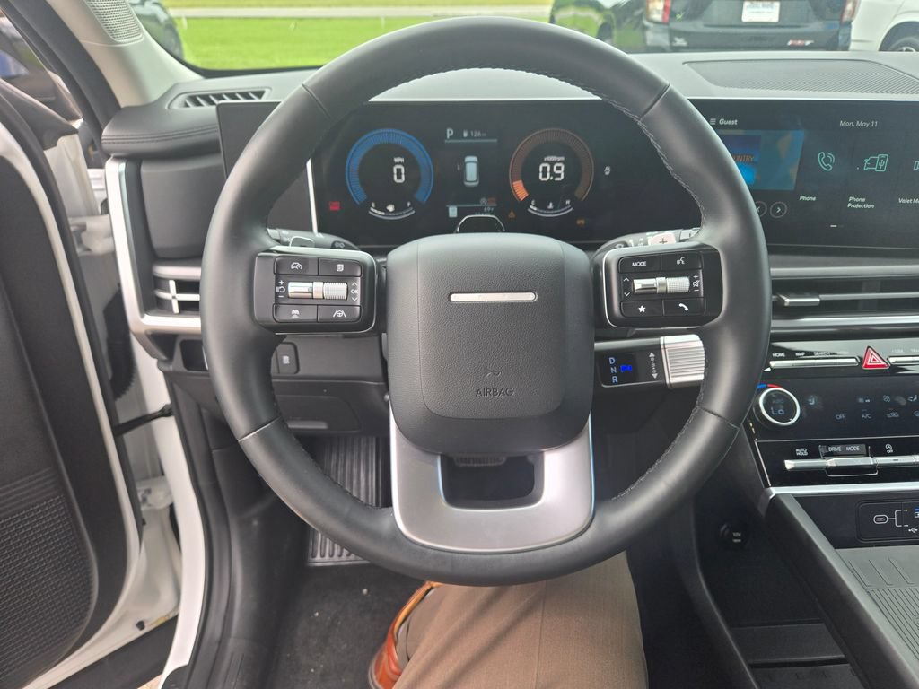 Used 2025 Hyundai Santa Fe SEL FWD image 11