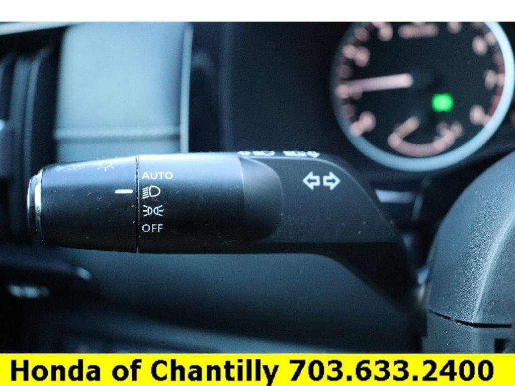 Used 2022 Nissan Pathfinder SV image 10