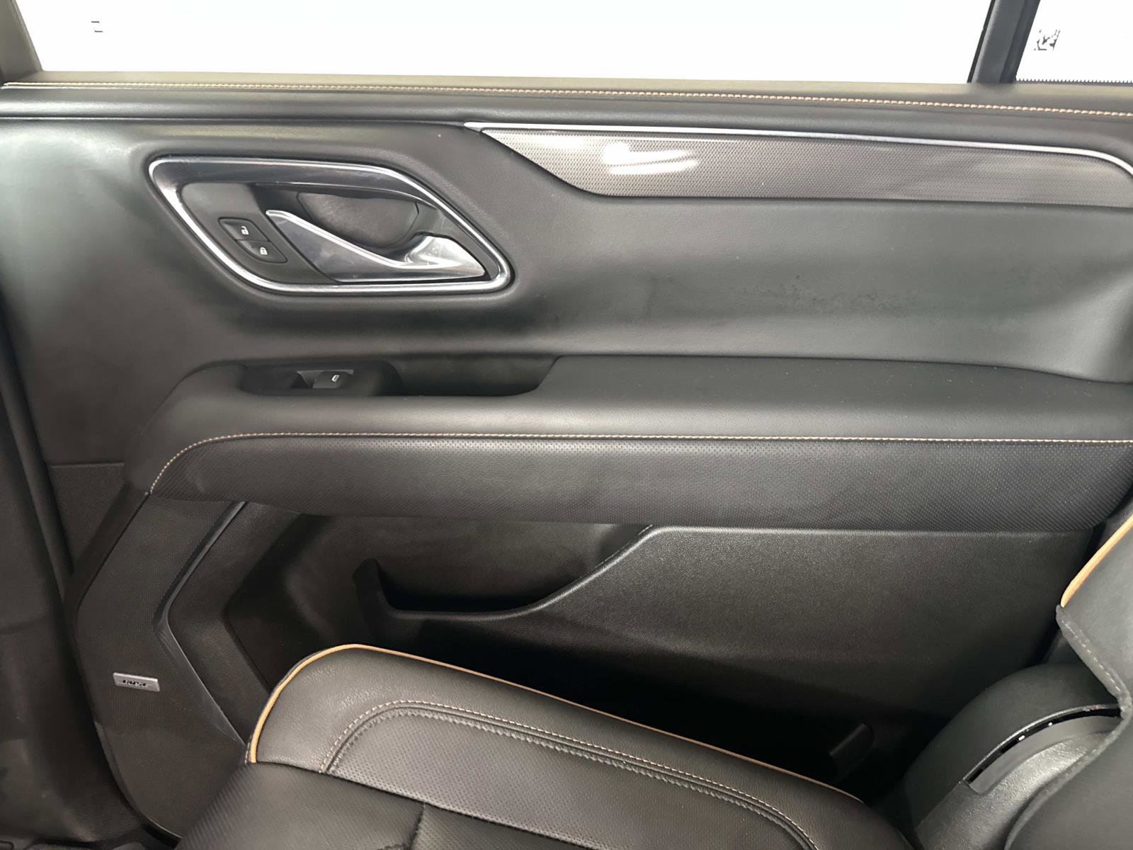 Used 2023 GMC Yukon XL AT4 w/ AT4 Premium Package AWD/4WD image 15