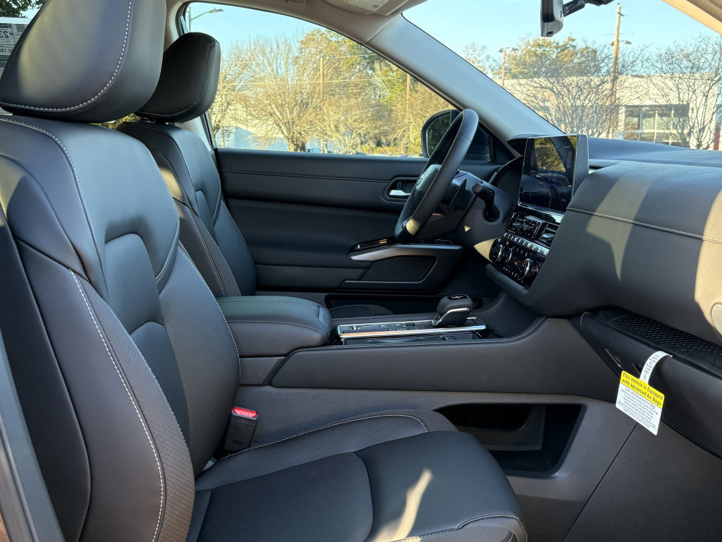 New 2026 Nissan Pathfinder SL w/ Cargo Package FWD image 6