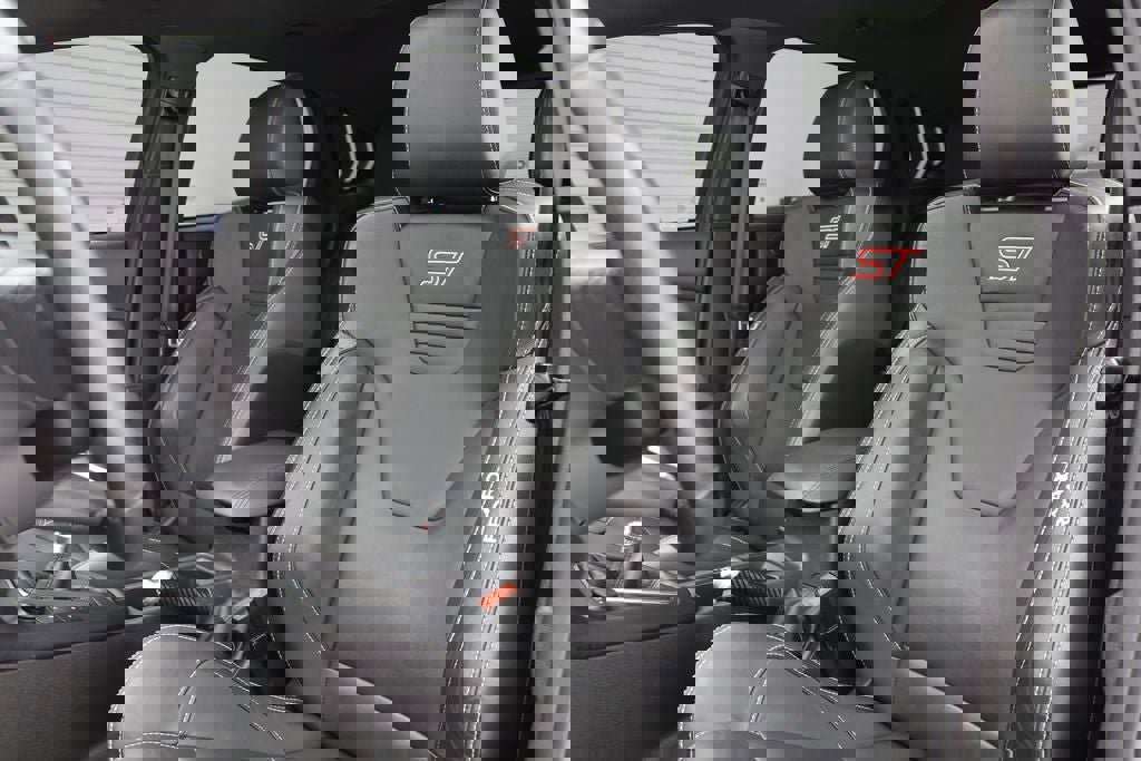 Used 2018 Ford Focus ST w/ Equipment Group 402A image 20