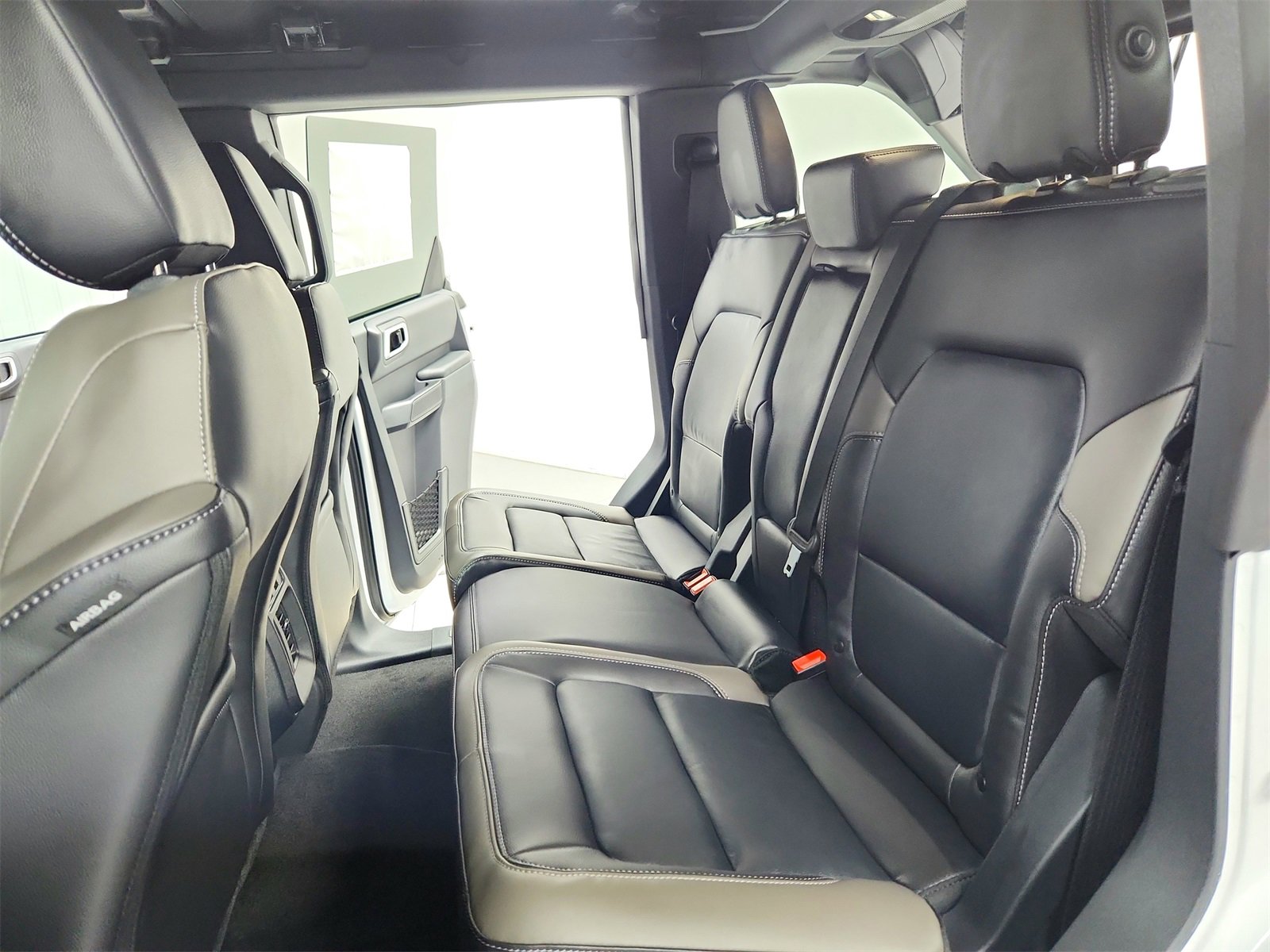 New 2025 Ford Bronco Outer Banks image 38