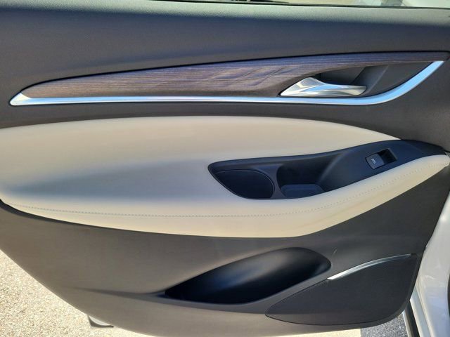 Used 2023 Buick Enclave Avenir w/ Avenir Technology Package image 14