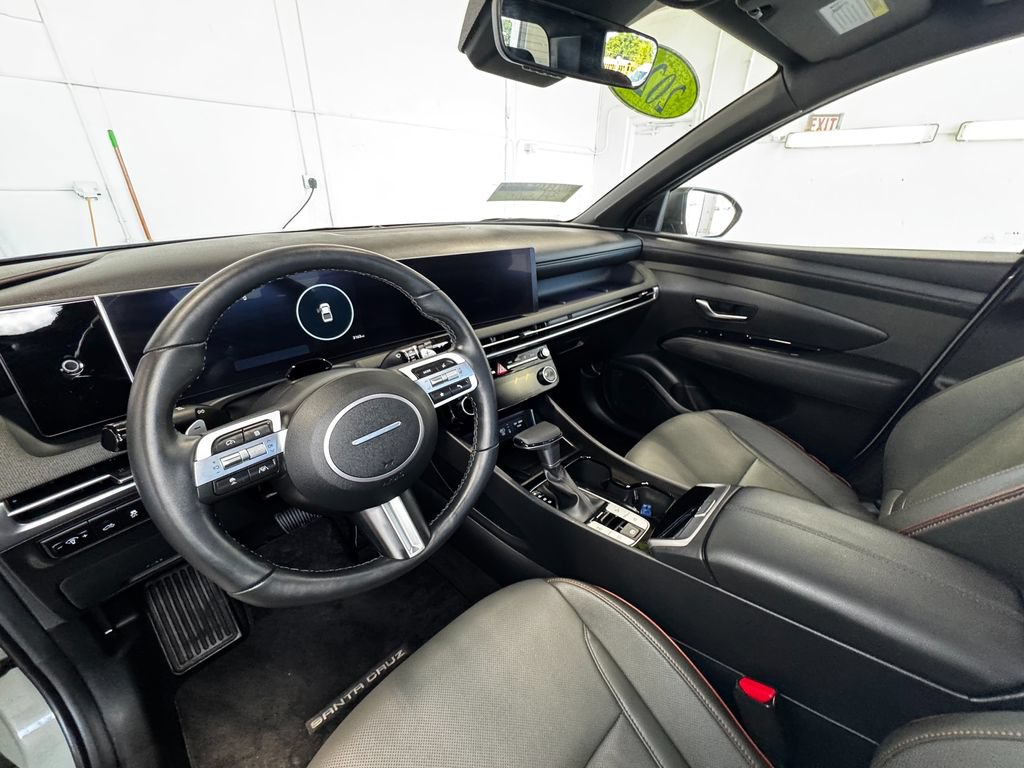 Used 2025 Hyundai Santa Cruz Limited AWD/4WD image 14