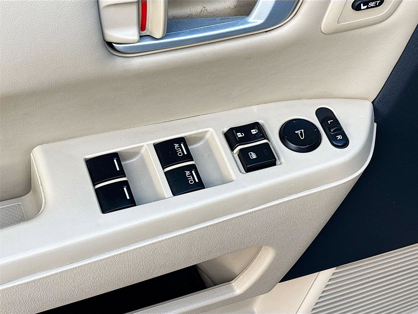 Used 2015 Honda Pilot Touring image 18