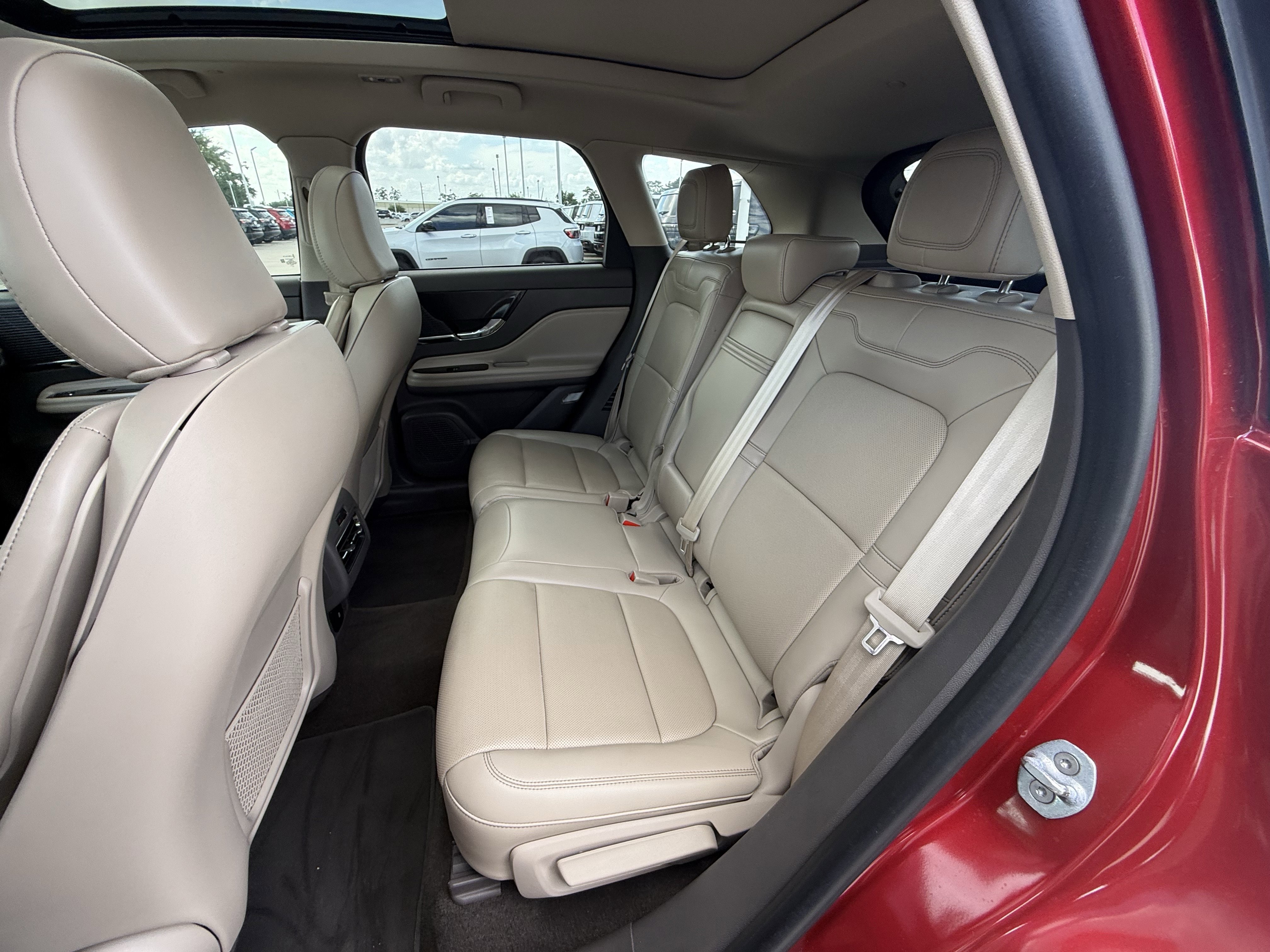 Used 2022 Lincoln Corsair FWD w/ Premium Package image 30