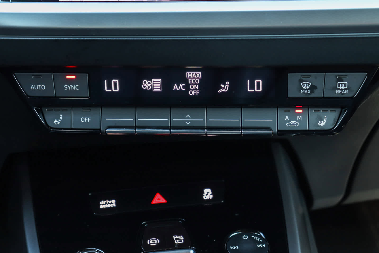 Used 2023 Audi Q4 e-tron Prestige image 17