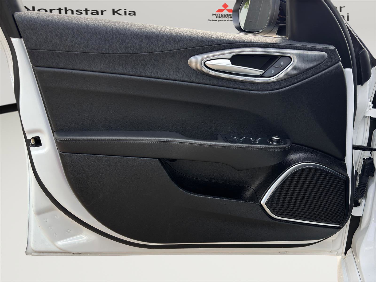 Used 2023 Alfa Romeo Giulia Veloce image 23