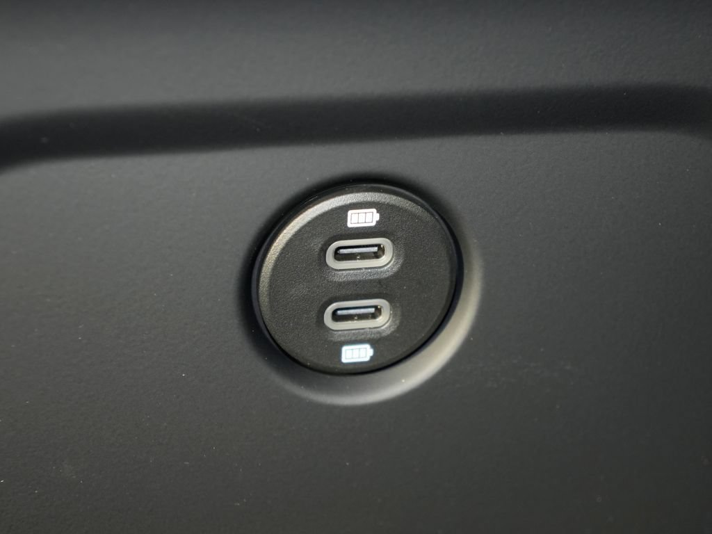 New 2026 Porsche Macan AWD/4WD image 36