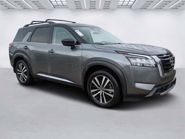 Used 2024 Nissan Pathfinder Platinum