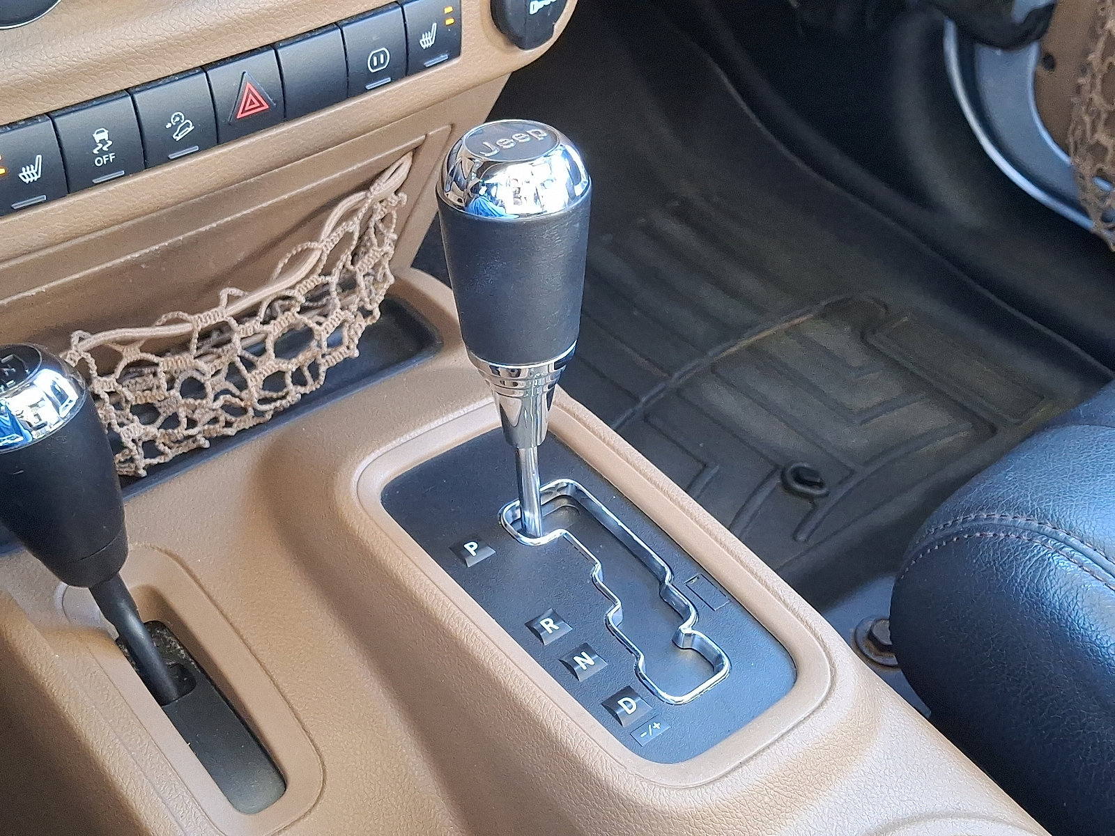 Used 2012 Jeep Wrangler Unlimited Sahara w/ Dual Top Group image 16