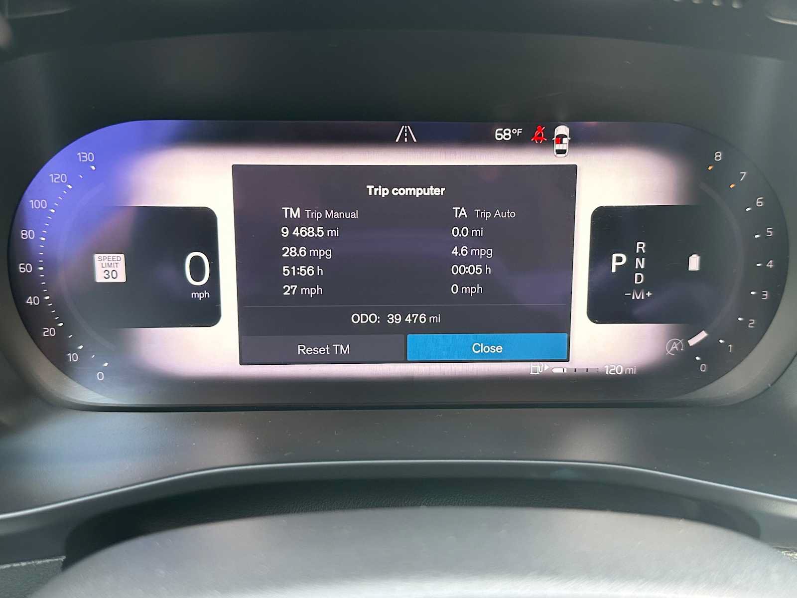 Certified 2023 Volvo XC40 B5 Plus w/ Driver Assist Package AWD/4WD image 26