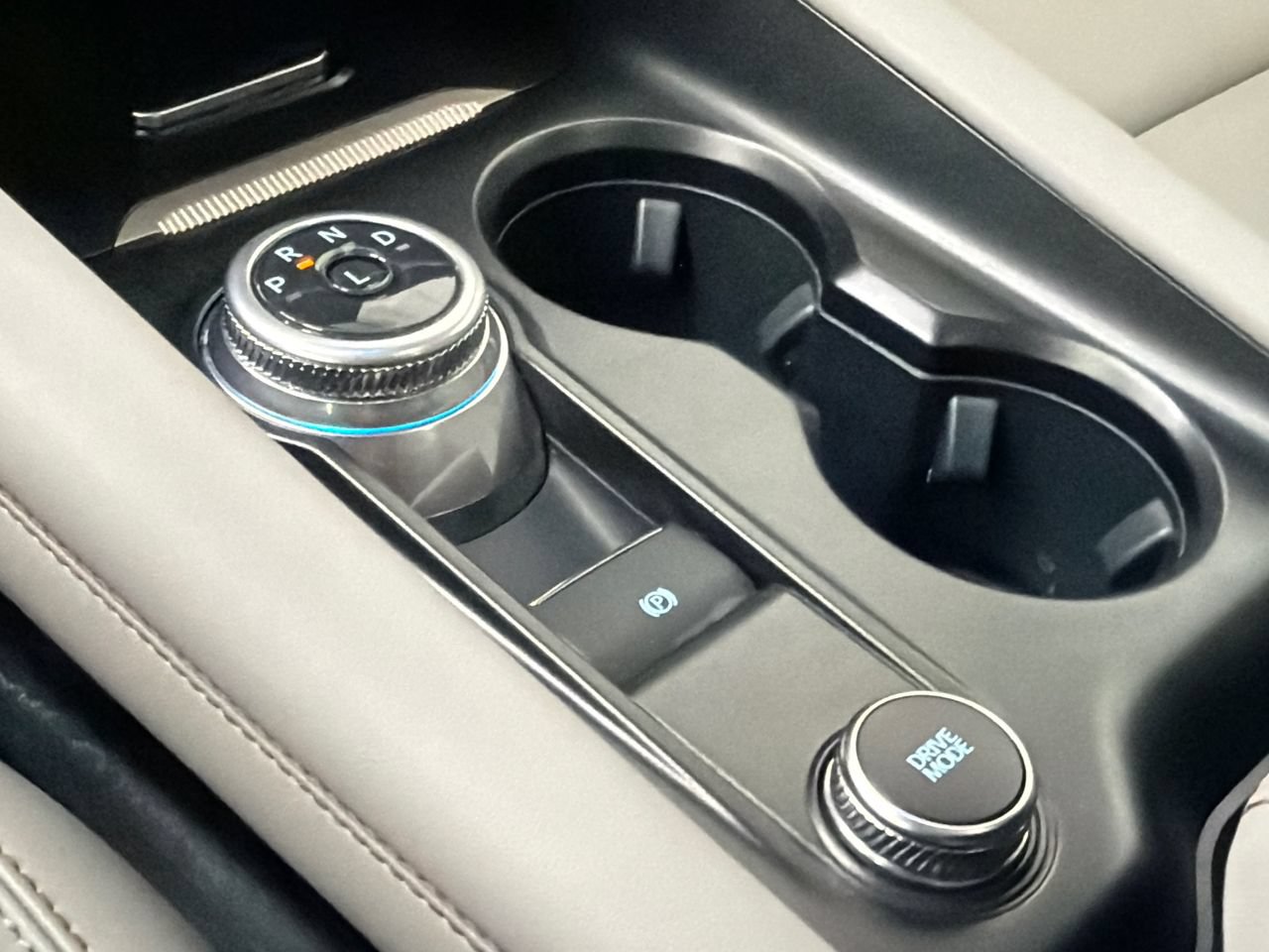 New 2026 Ford Explorer Active w/ Active Comfort Package AWD/4WD image 30