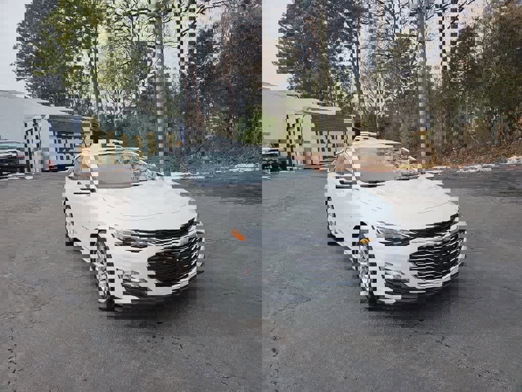 Used 2024 Chevrolet Malibu LT image 1