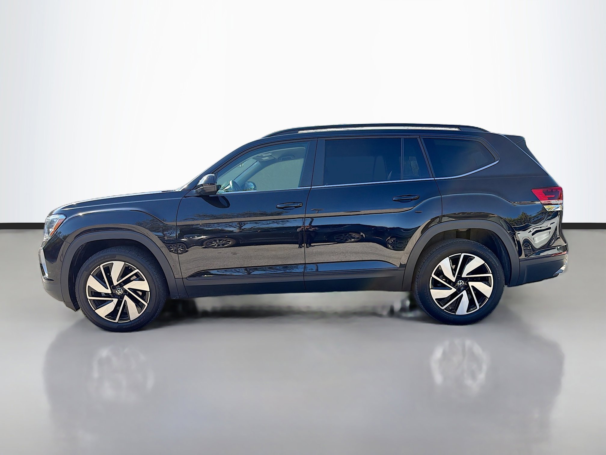 Used 2024 Volkswagen Atlas SE image 6