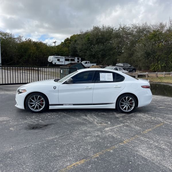 Used 2024 Alfa Romeo Giulia Sprint image 2