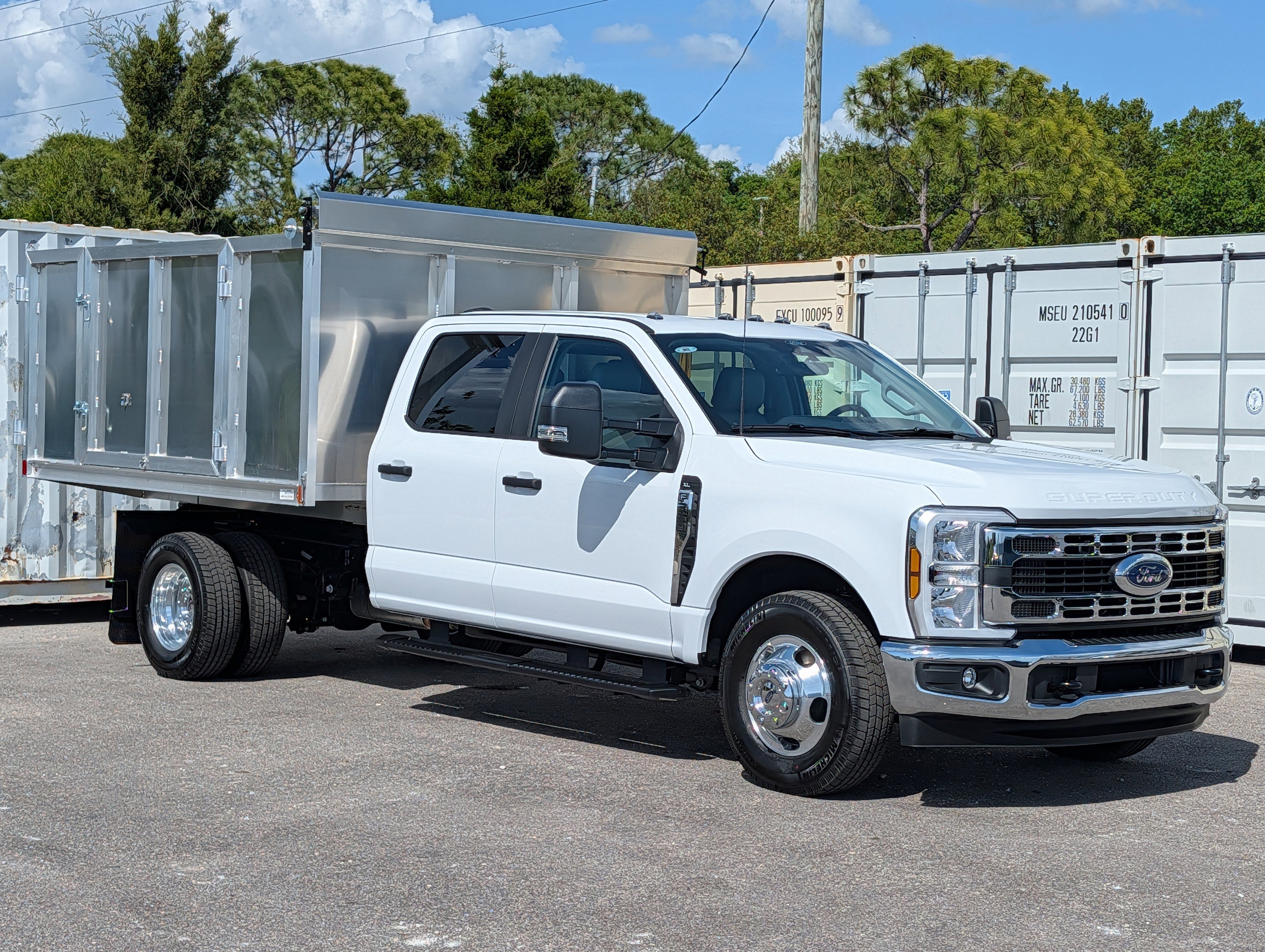 New 2026 Ford F350 XL w/ XL Chrome Package RWD image 3