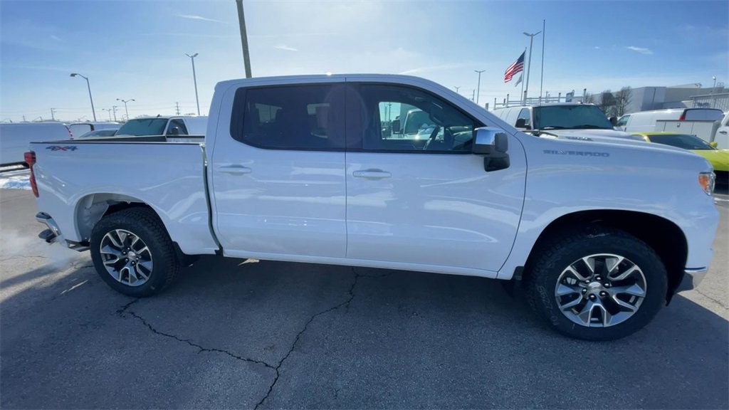 New 2026 Chevrolet Silverado 1500 LT image 3