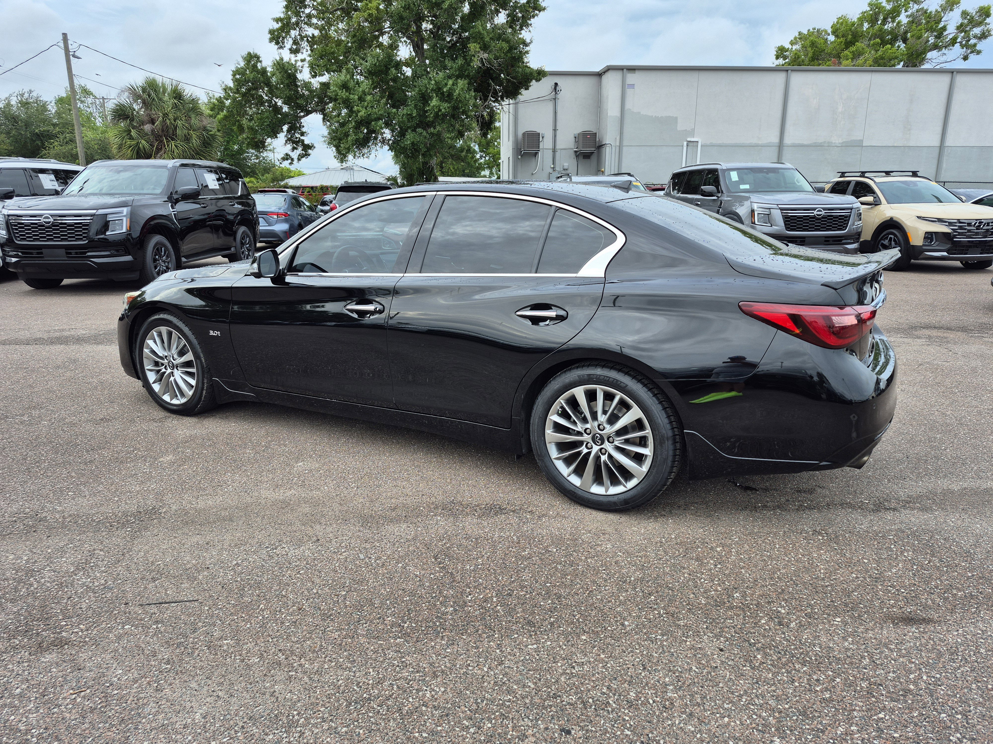 Used 2018 INFINITI Q50 Luxe w/ Essential Package (3.0T Luxe) RWD image 6