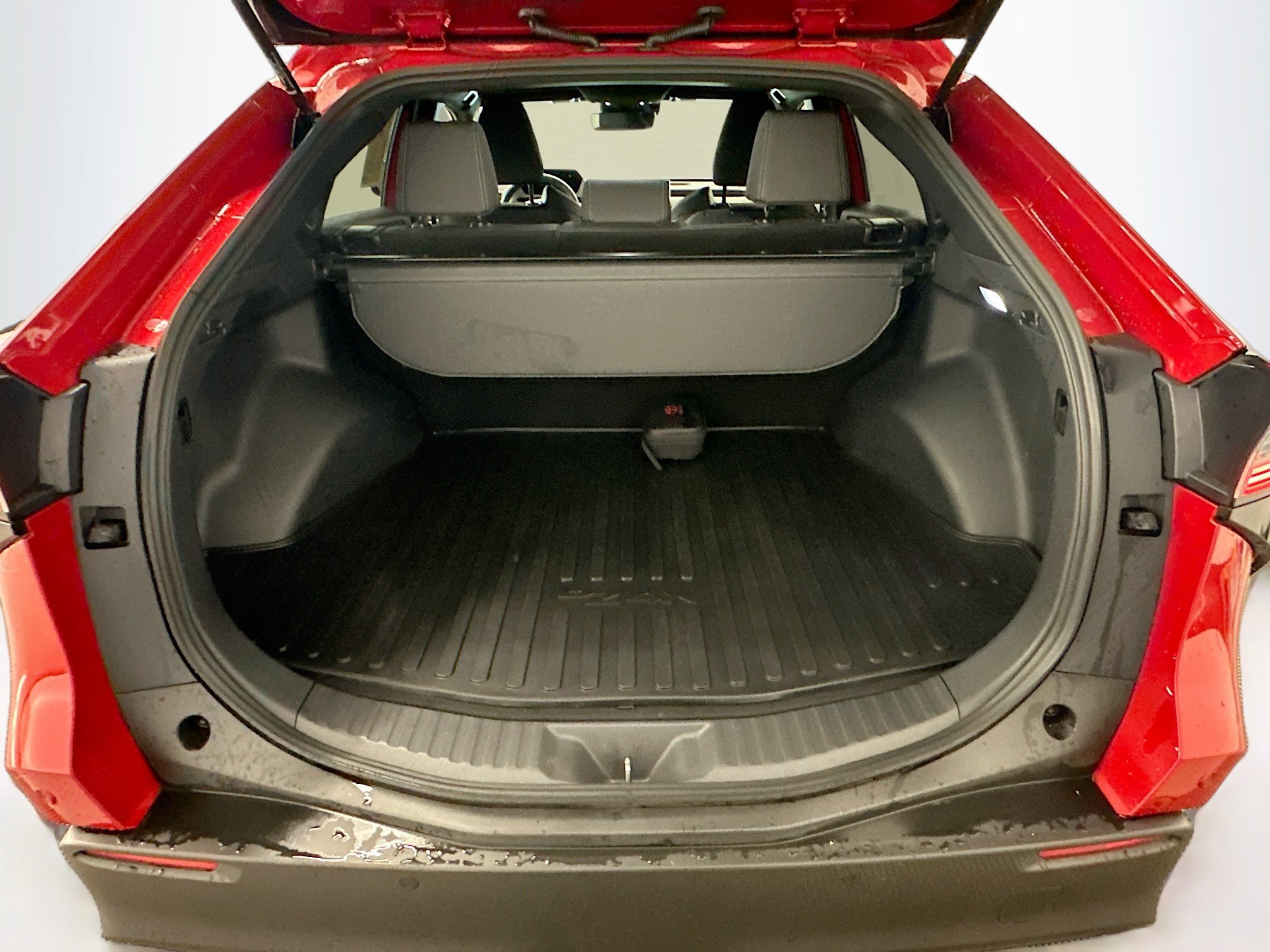 Used 2023 Toyota bZ4X XLE w/ Weather Package AWD/4WD image 31