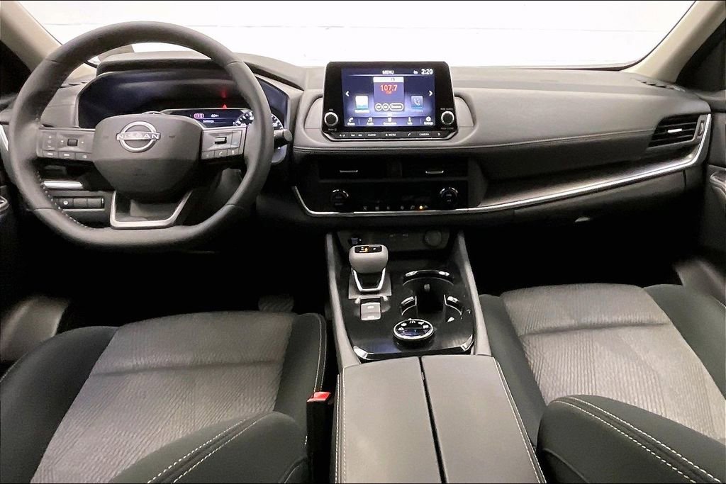 Used 2026 Nissan Rogue SV AWD/4WD image 14