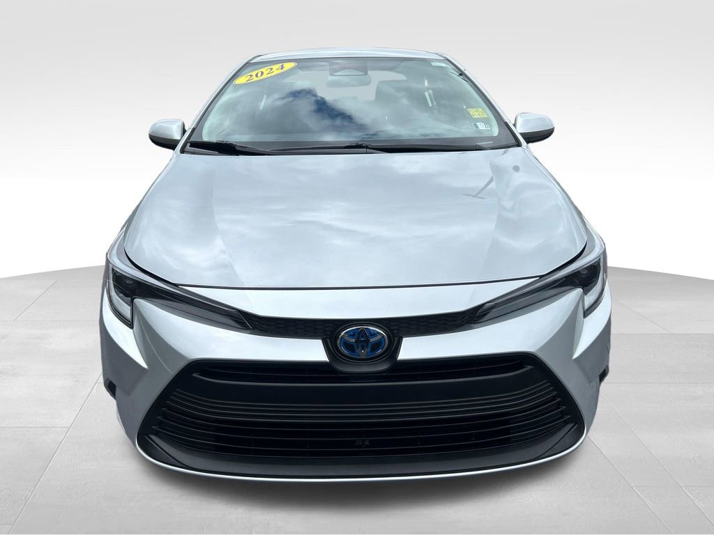 Used 2024 Toyota Corolla LE AWD/4WD image 8