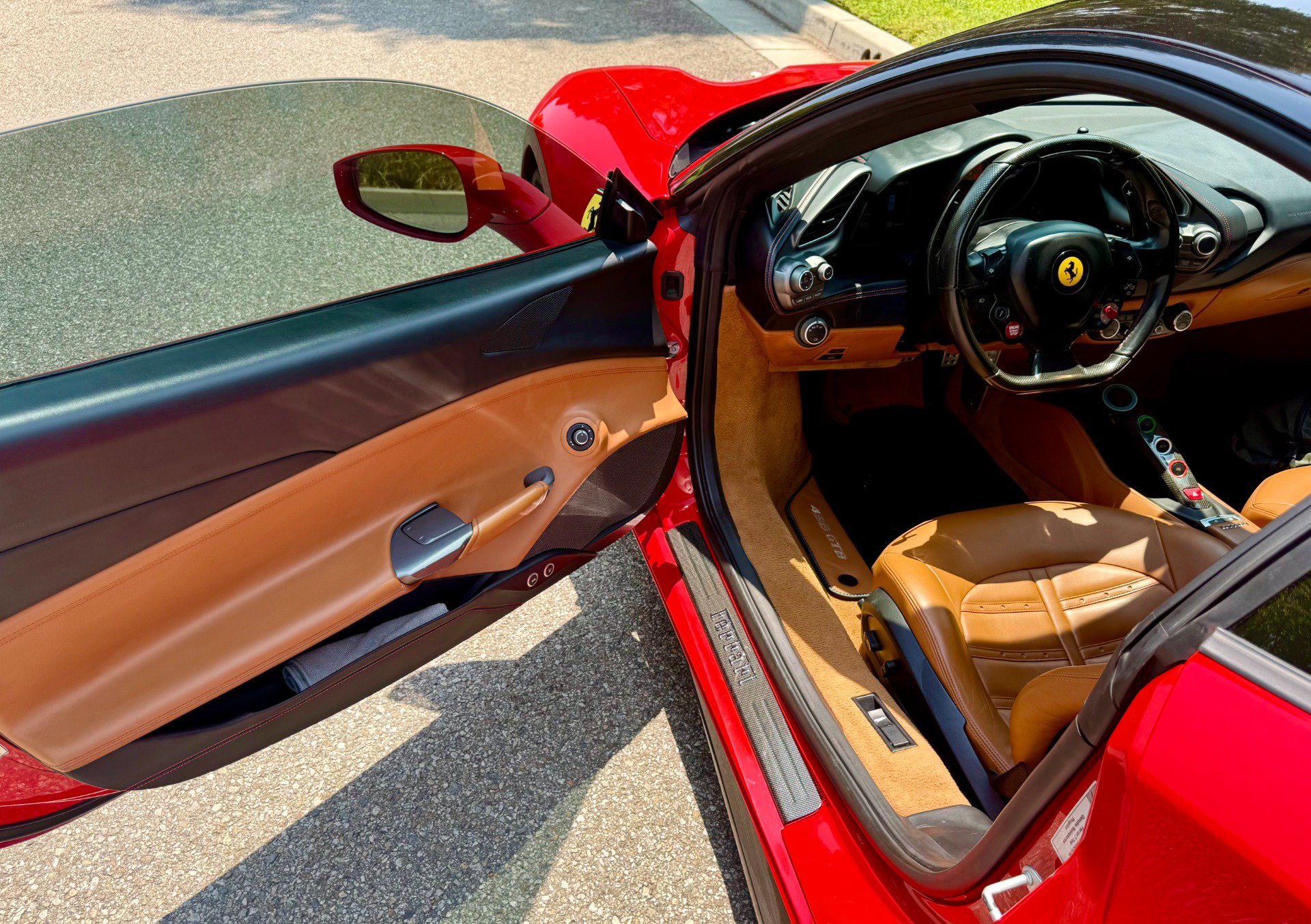 Used 2016 Ferrari 488 GTB RWD image 88
