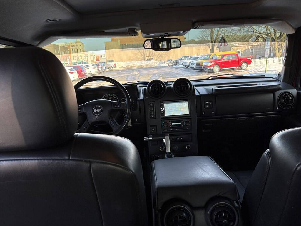 Used 2005 HUMMER H2 SUT w/ Preferred Equipment Group AWD/4WD image 32