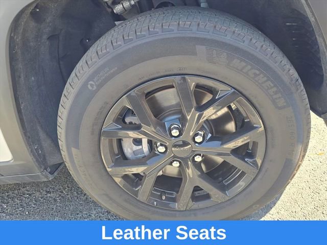 Used 2024 Jeep Grand Cherokee L Laredo image 14