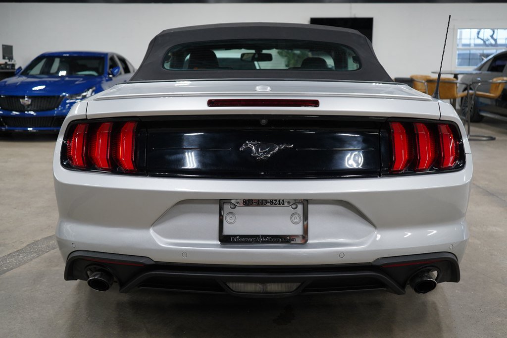 Used 2019 Ford Mustang Premium RWD image 4