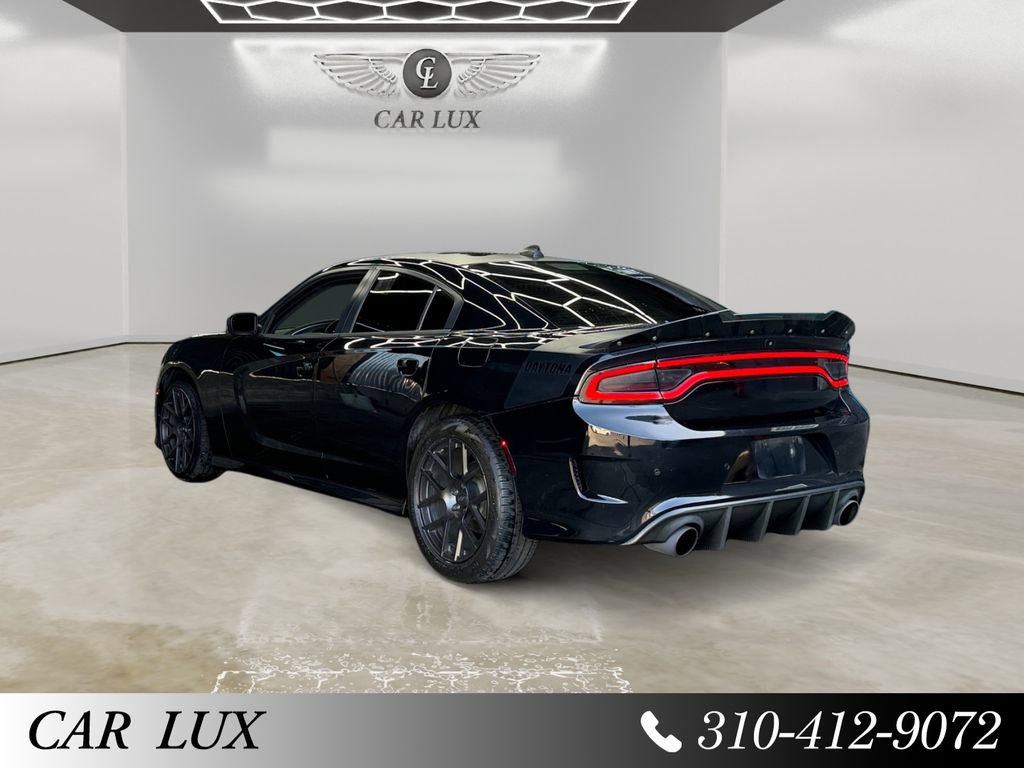 Used 2017 Dodge Charger R/T RWD image 3