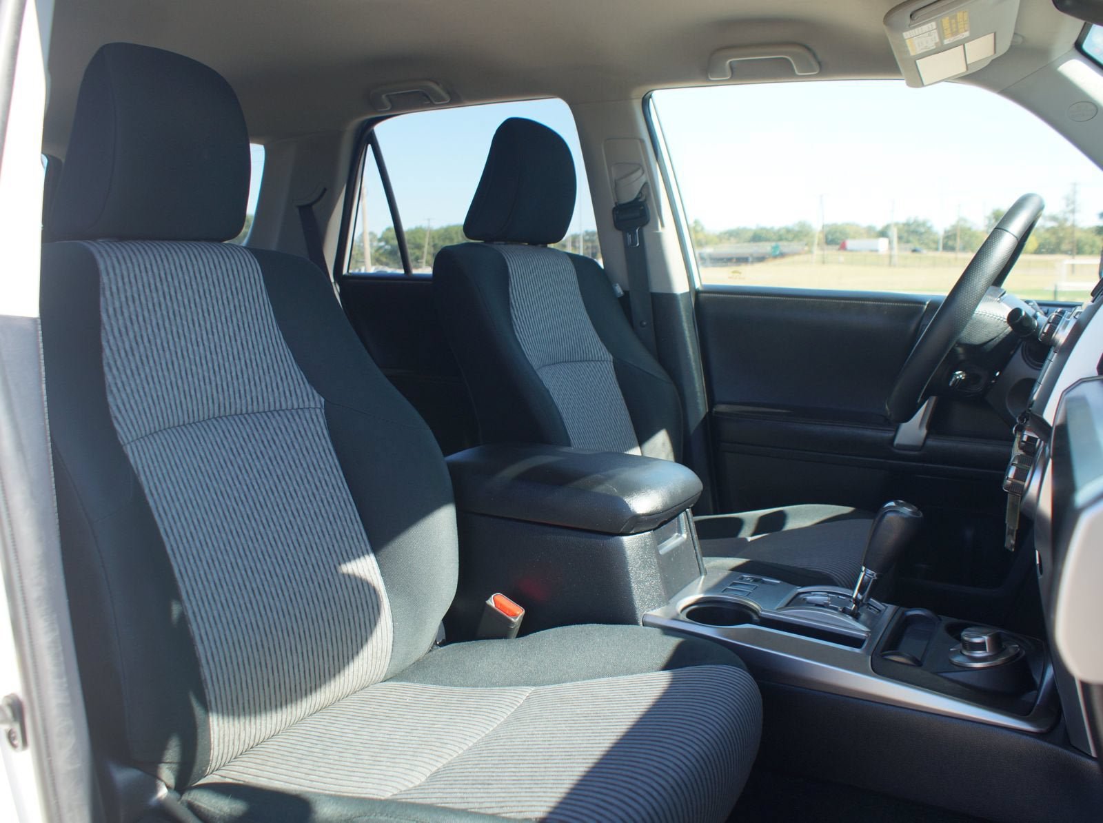 Used 2016 Toyota 4Runner SR5 AWD/4WD image 21