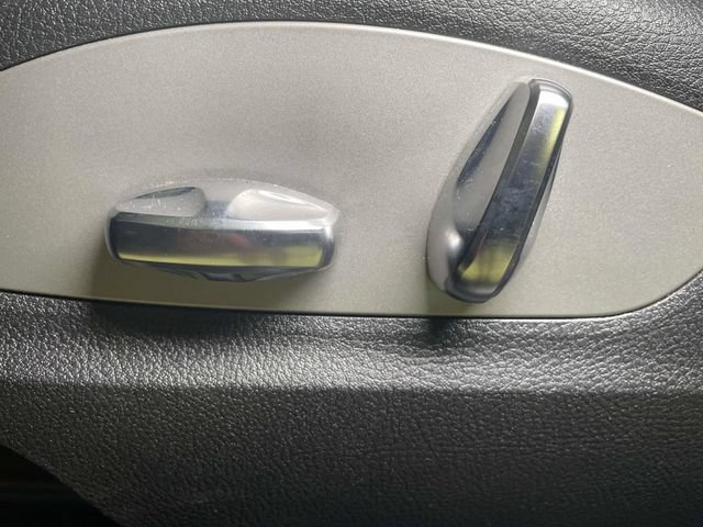 Certified 2023 Porsche Macan Turbo AWD/4WD image 18