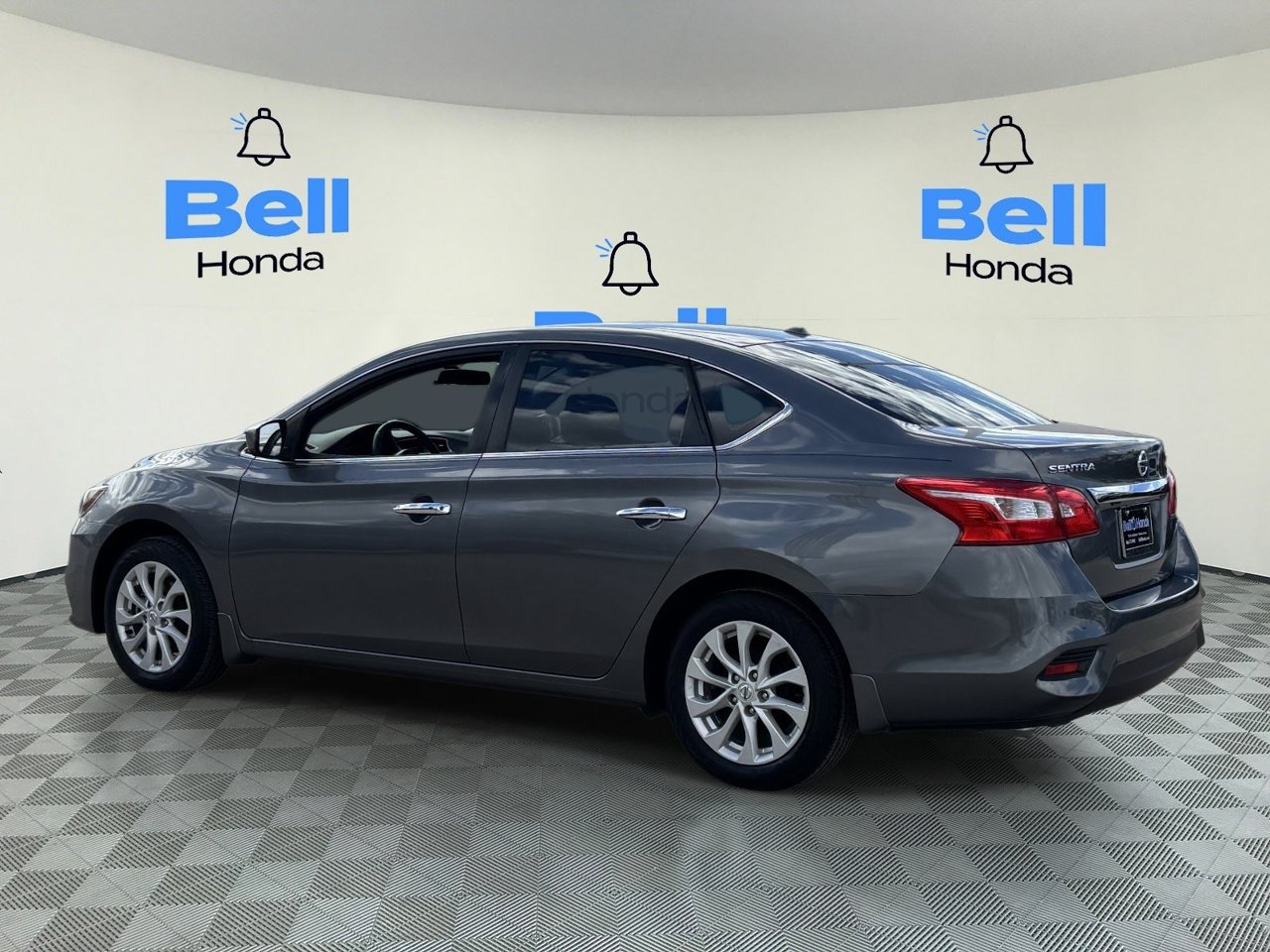 Used 2019 Nissan Sentra SV FWD image 3