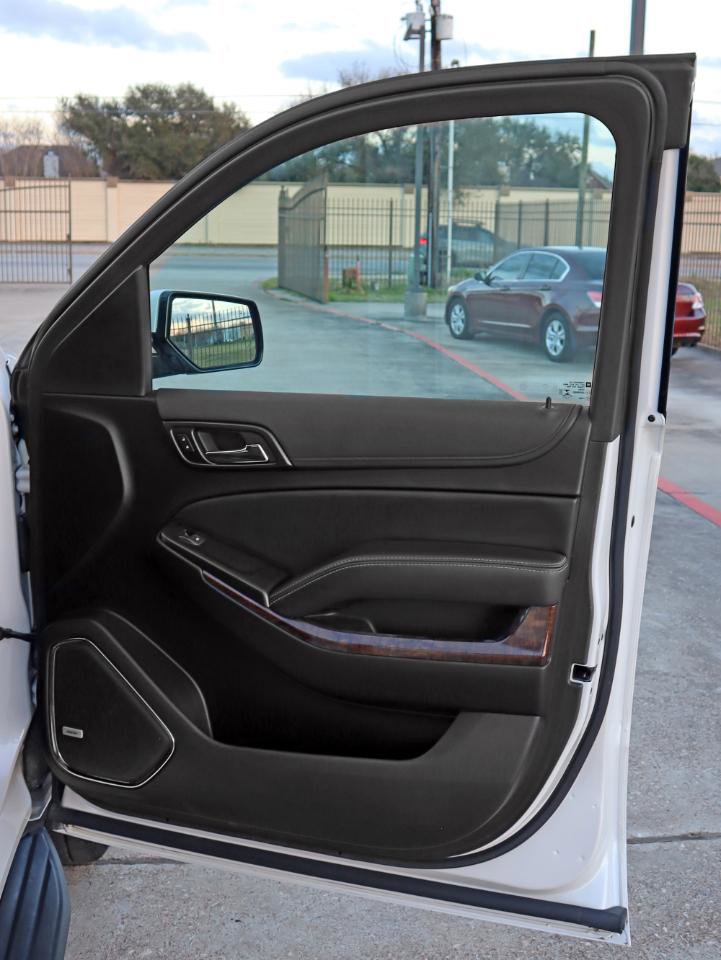 Used 2020 Chevrolet Suburban LT image 17