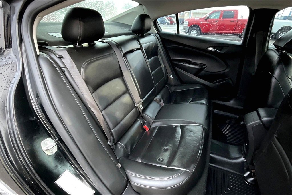 Used 2017 Chevrolet Cruze Premier image 27