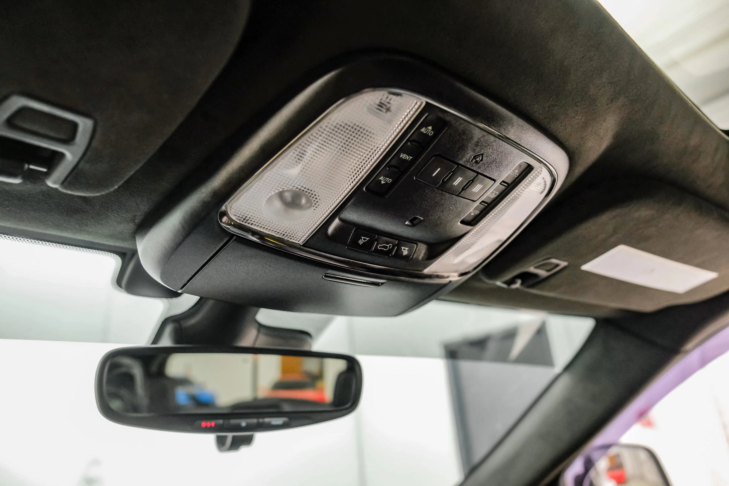 Used 2017 Jeep Grand Cherokee SRT AWD/4WD image 31