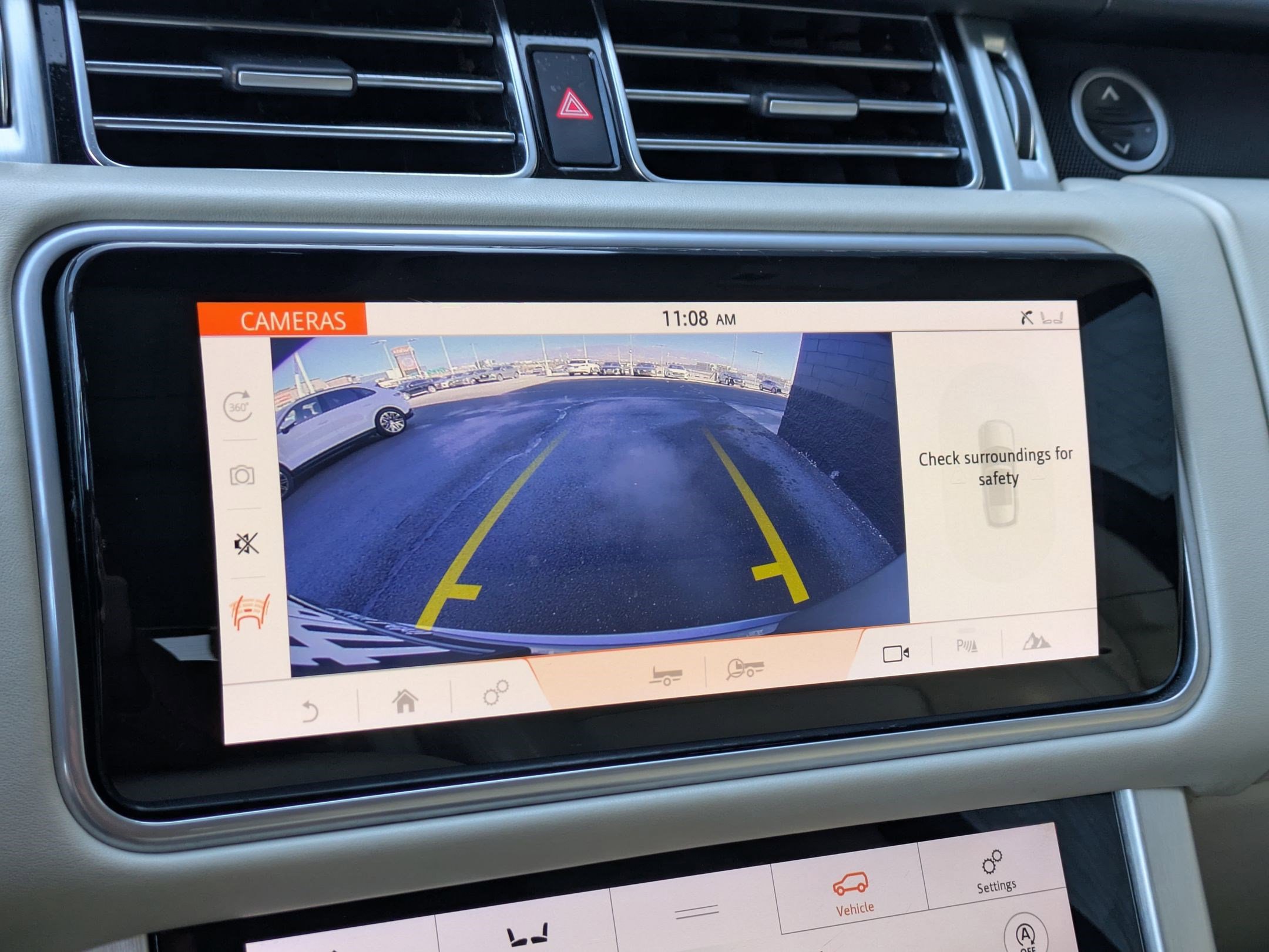 Used 2020 Land Rover Range Rover HSE image 16