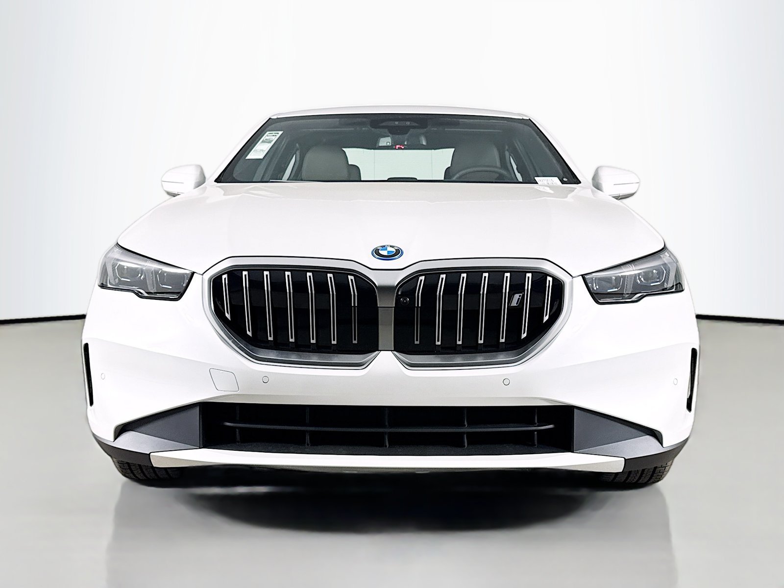 New 2027 BMW i5 eDrive40 RWD image 2