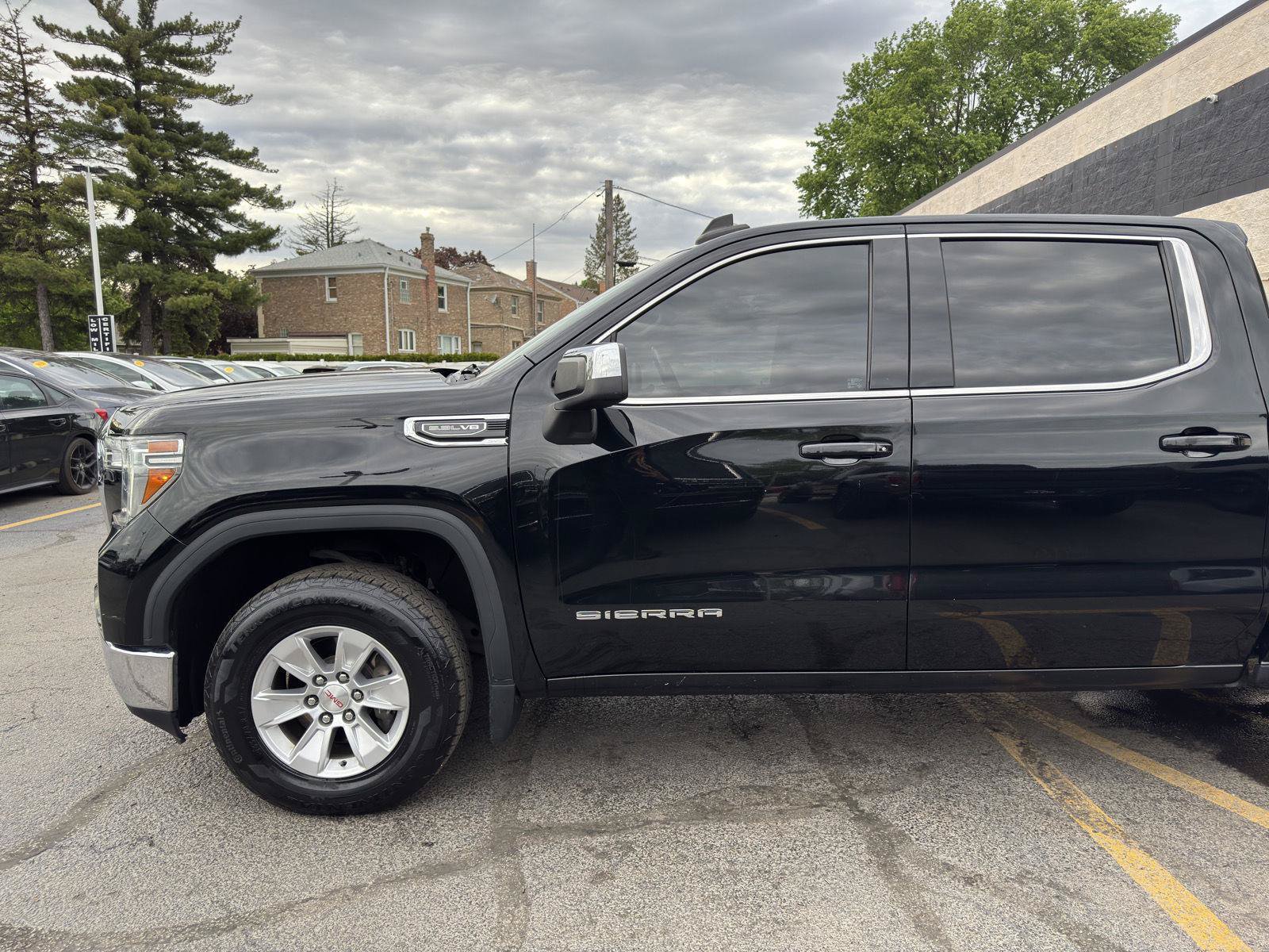 Used 2020 GMC Sierra 1500 SLE w/ Remote Start Package AWD/4WD image 3