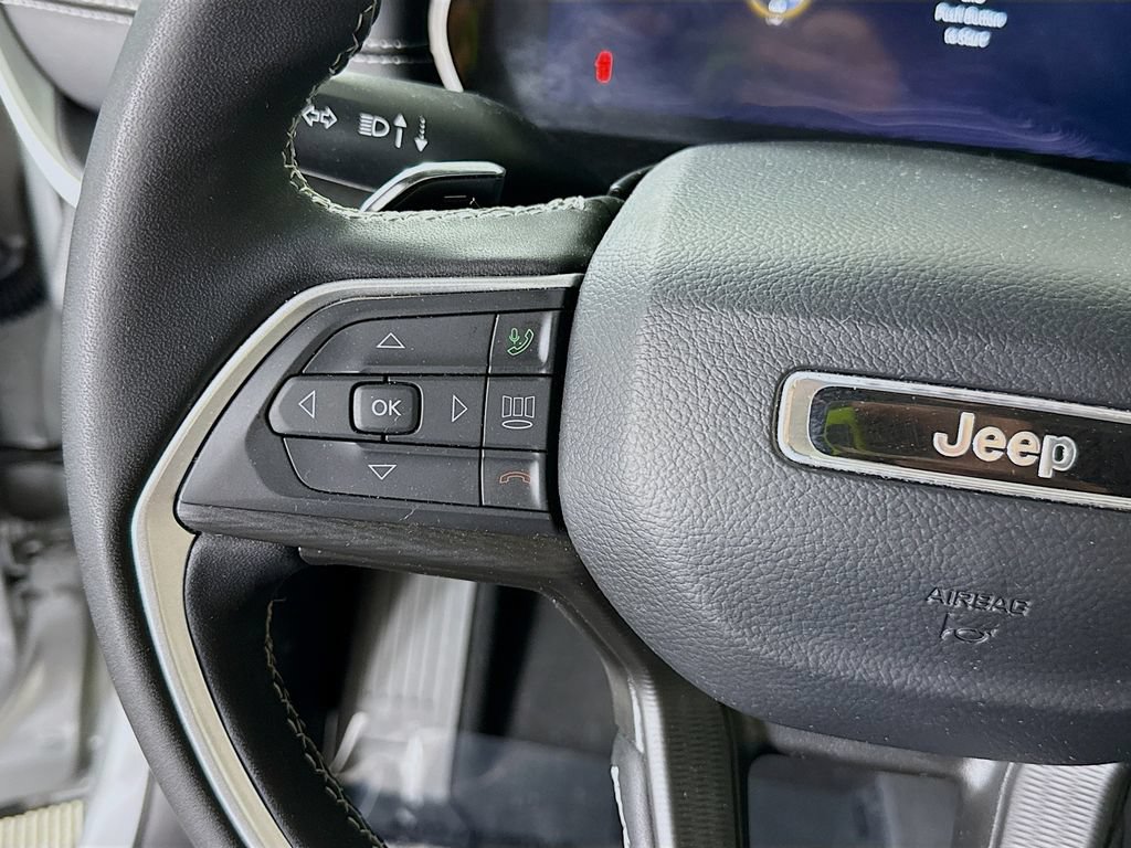 Used 2024 Jeep Grand Cherokee L Altitude AWD/4WD image 22