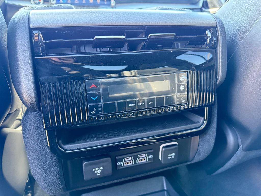 New 2026 Jeep Grand Wagoneer Limited AWD/4WD image 32