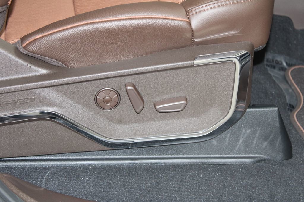 New 2026 Ford F250 King Ranch w/ Chrome Package image 31