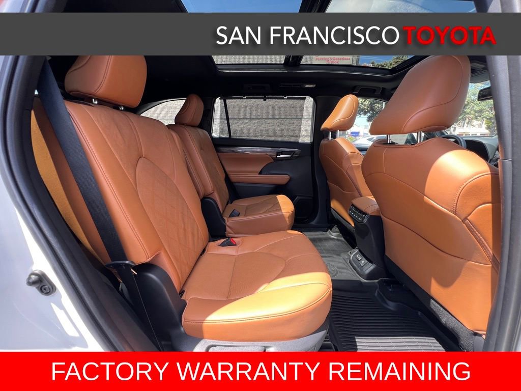 Used 2023 Toyota Highlander Platinum FWD image 18