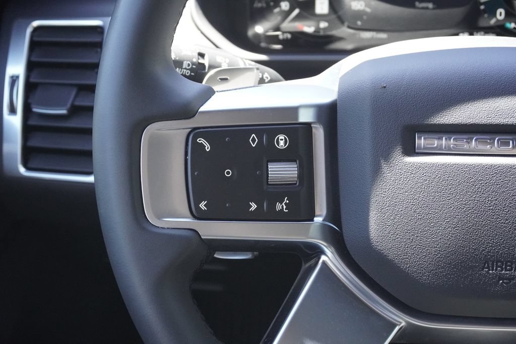 Used 2025 Land Rover Discovery S AWD/4WD image 12